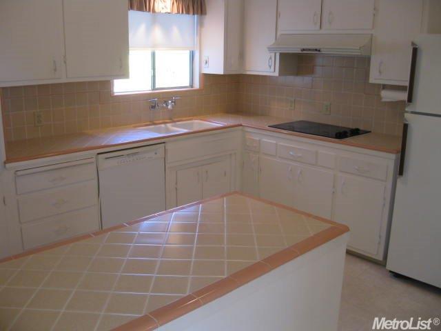 909 Runyan Dr, Turlock, CA 95382 photo 4