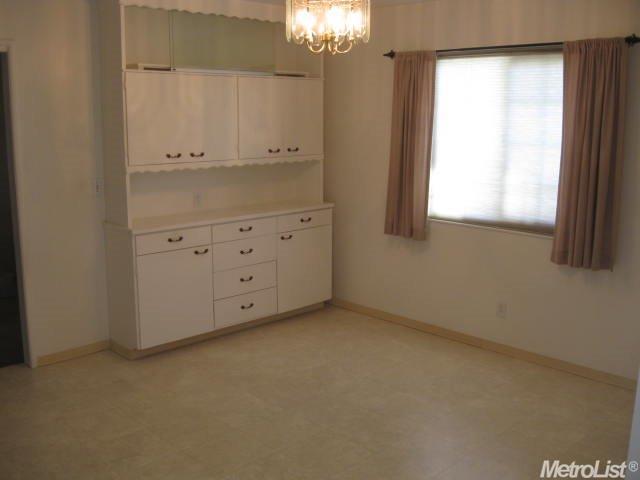 909 Runyan Dr, Turlock, CA 95382 photo 2