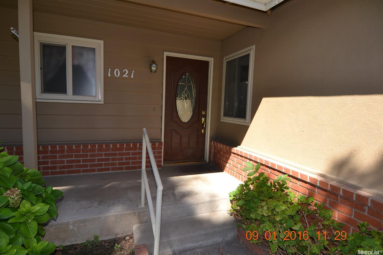 1021 Rose Ave, Modesto, CA 95355 photo 2
