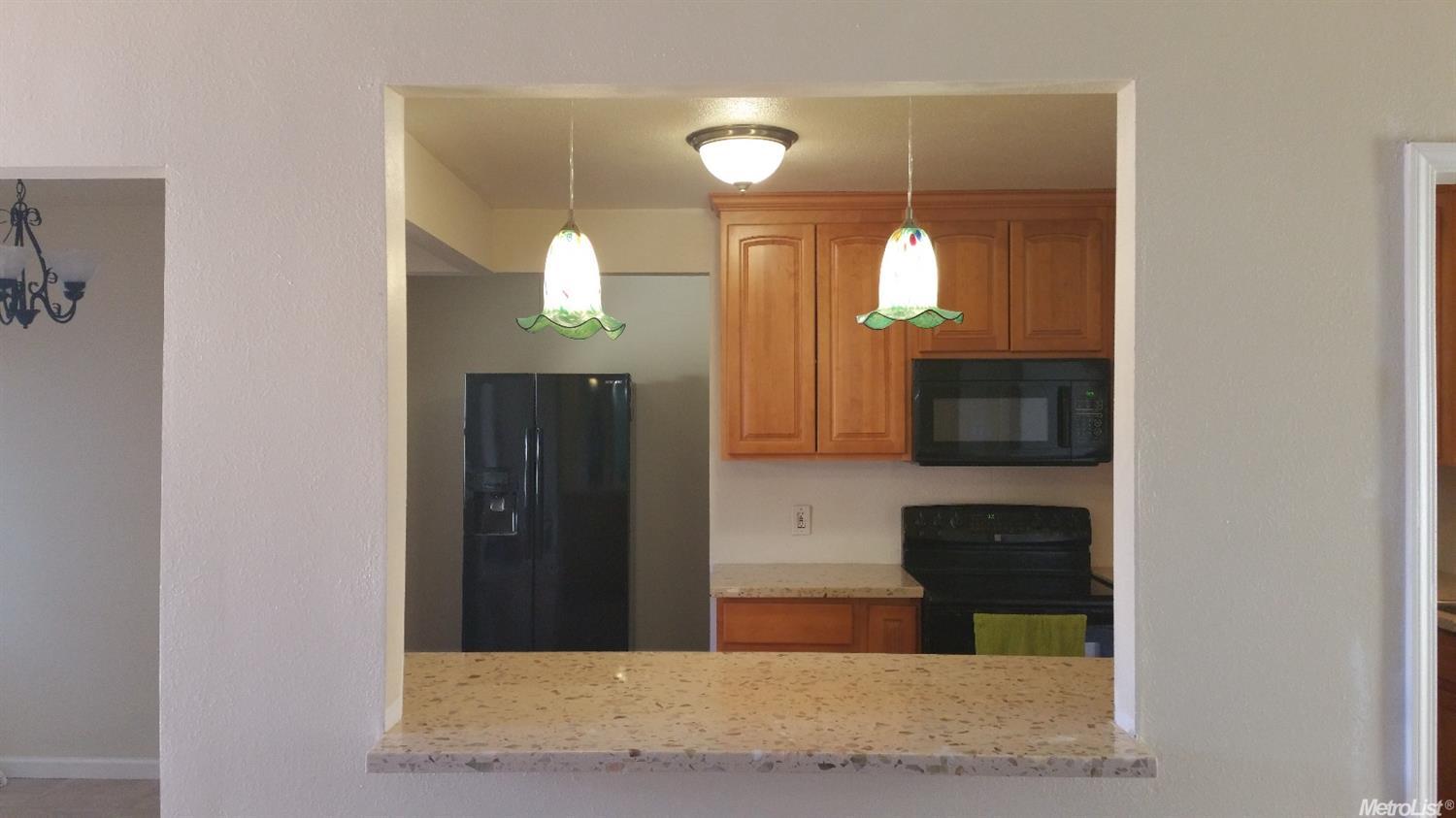 125 E Whittier Ave, Tracy, CA 95376 photo 4