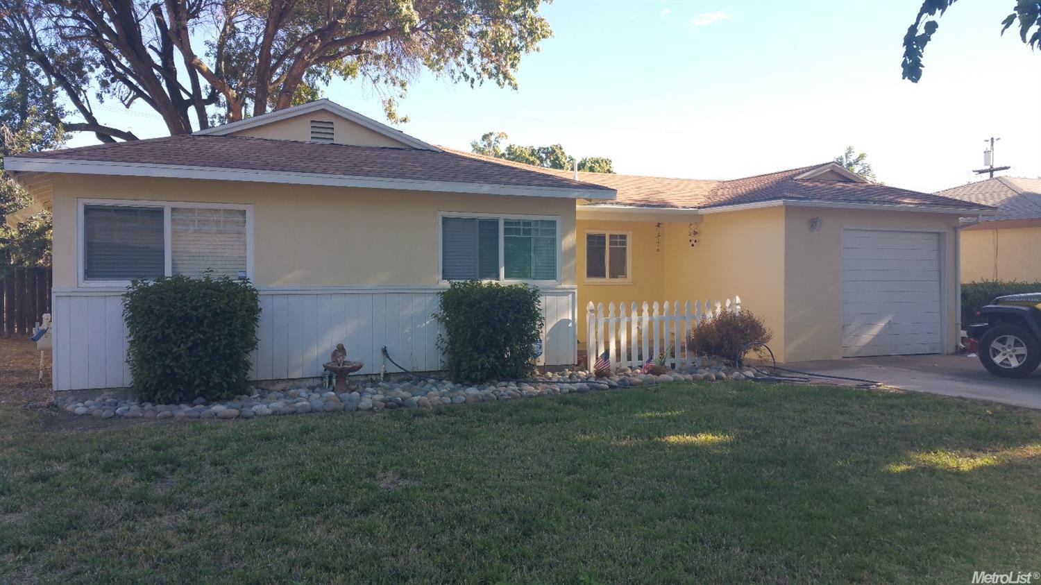 125 E Whittier Ave, Tracy, CA 95376 photo 2