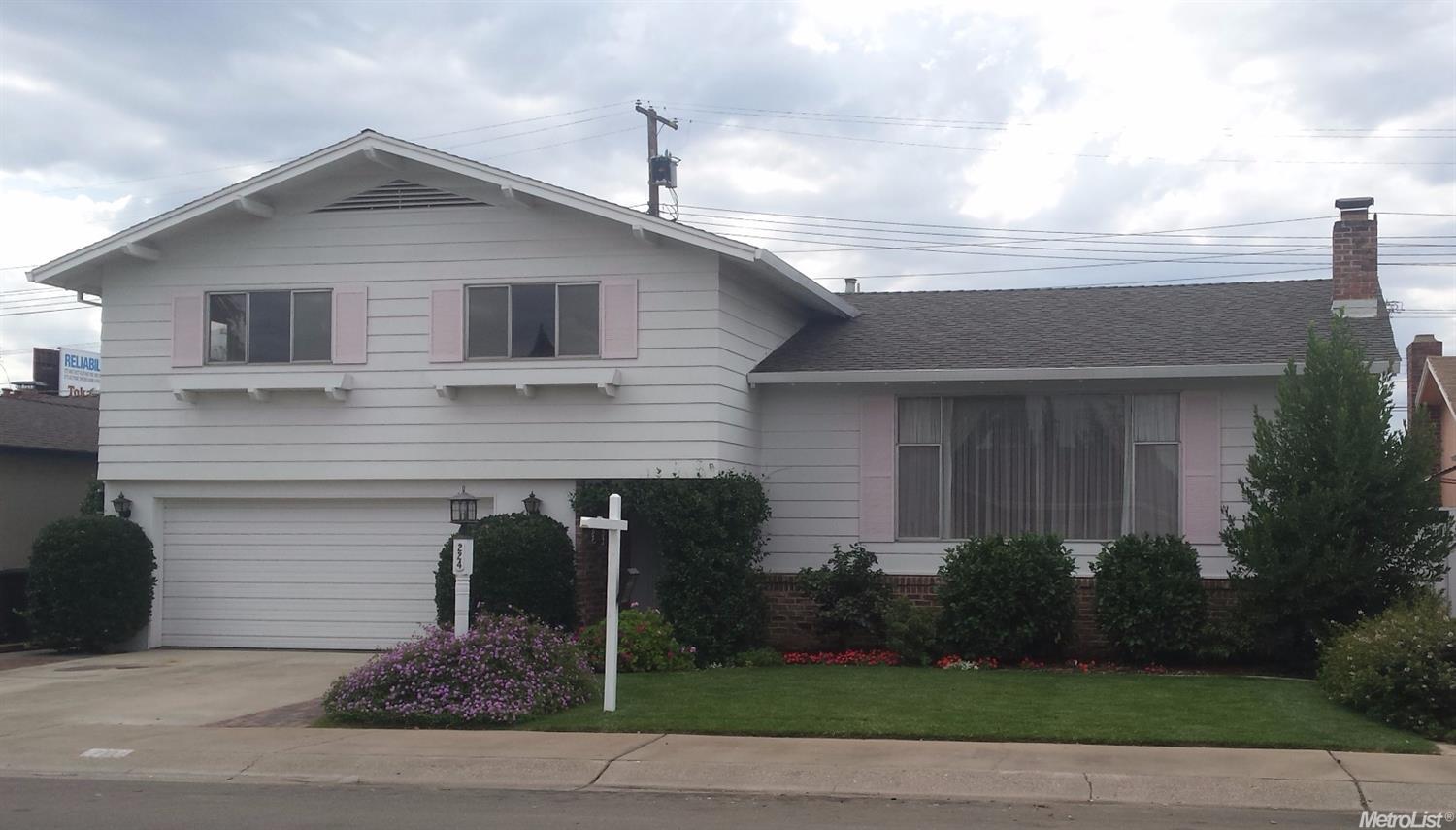 224 Charles St, Lodi, CA 95240 photo 1