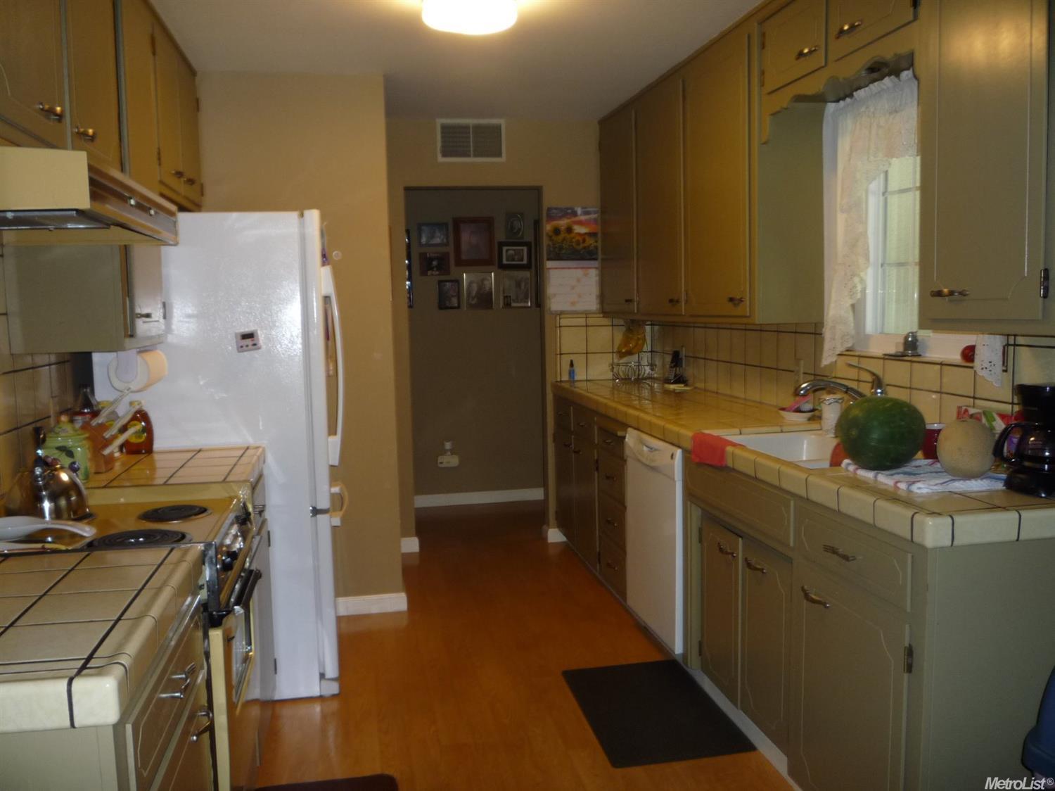 1505 E Orangeburg Ave, Modesto, CA 95355 photo 6