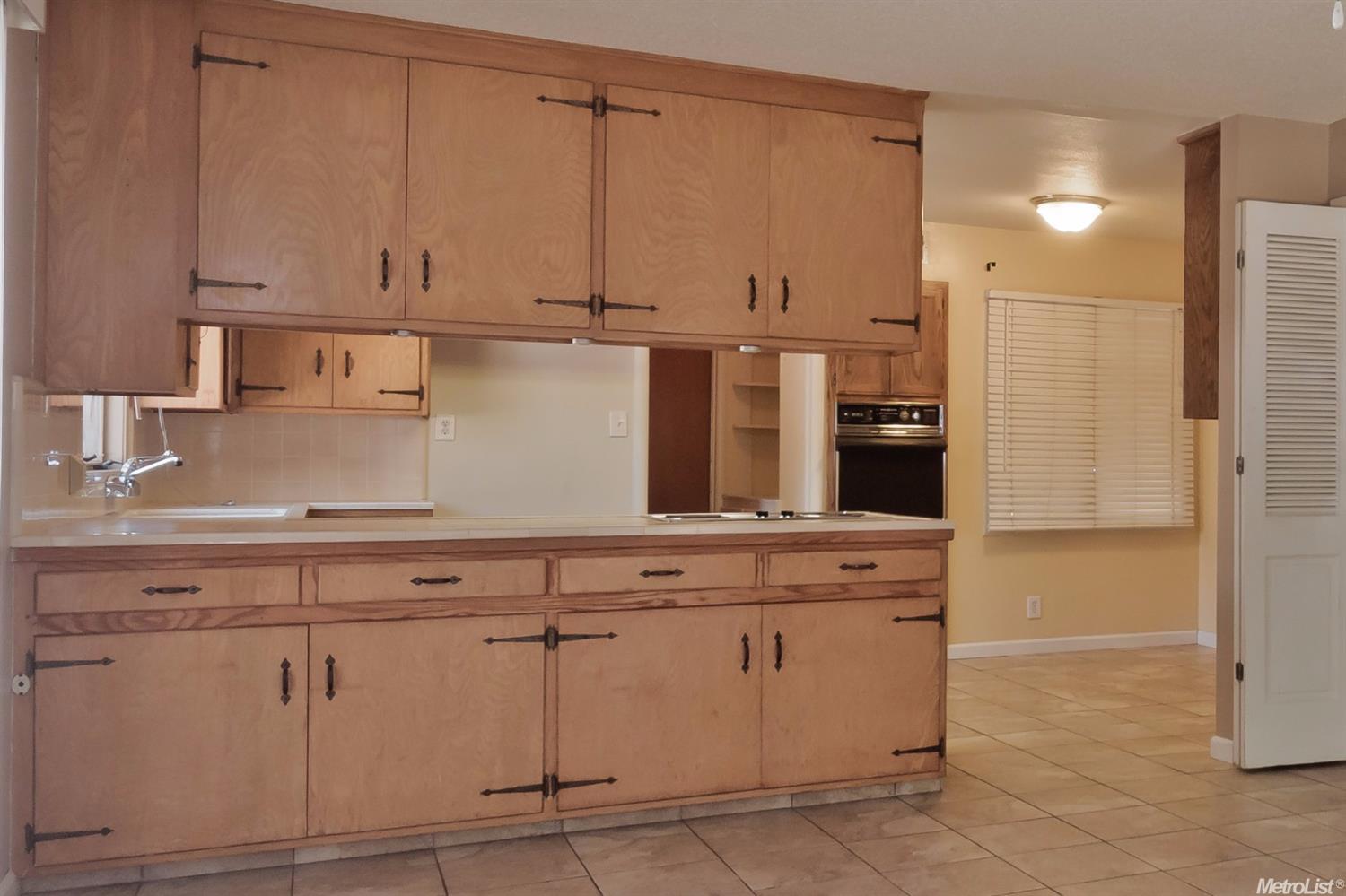 1026 Thoreau Ct, Modesto, CA 95350 photo 11