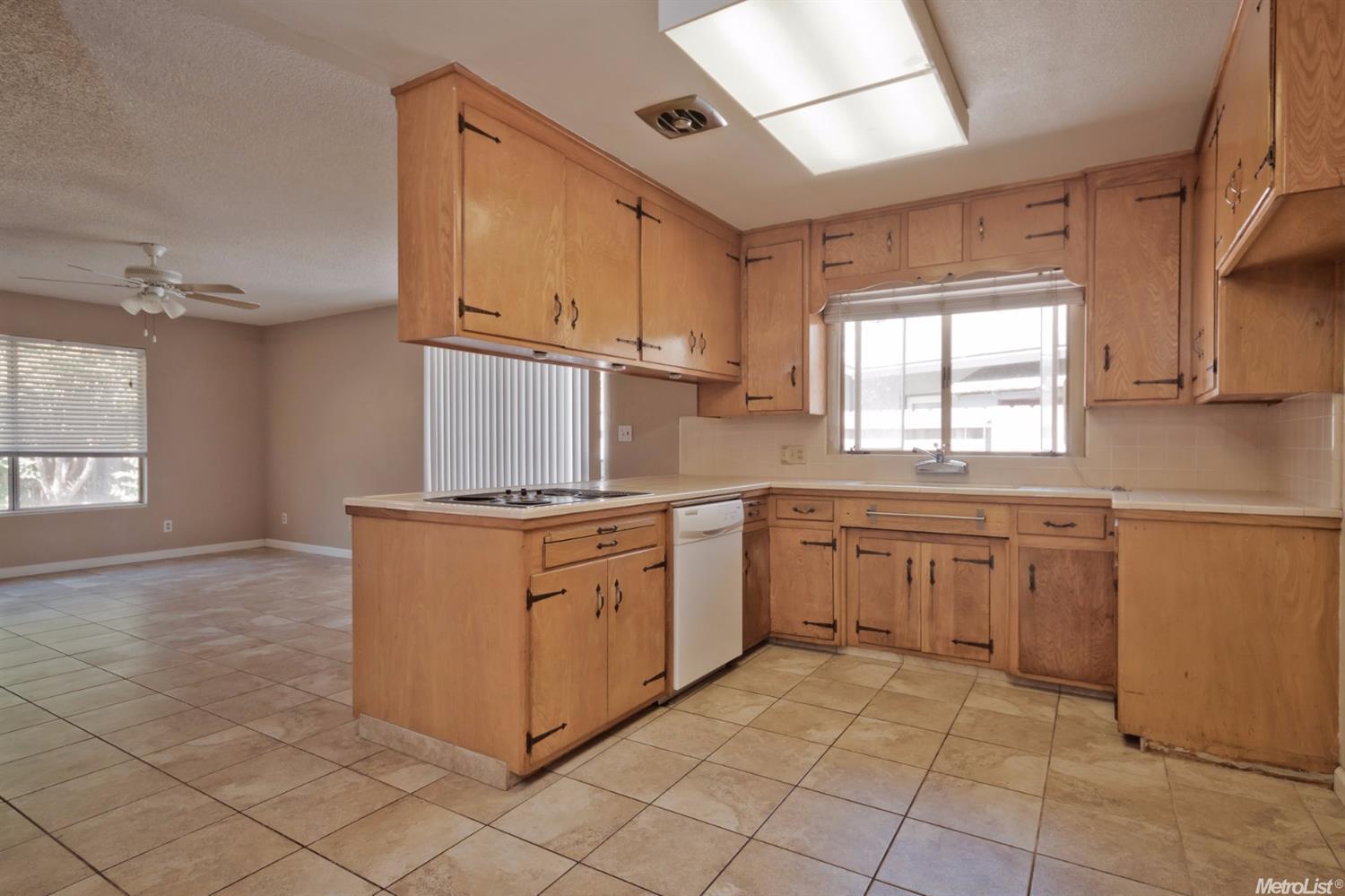 1026 Thoreau Ct, Modesto, CA 95350 photo 9
