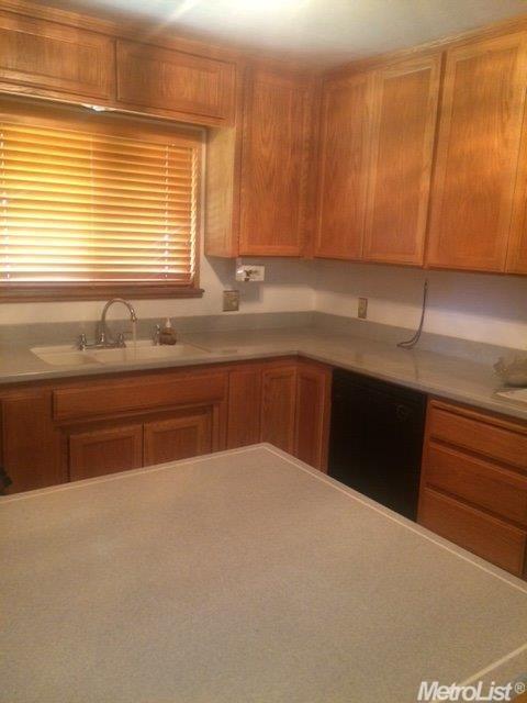 609 Curry Ave, Modesto, CA 95354 photo 5