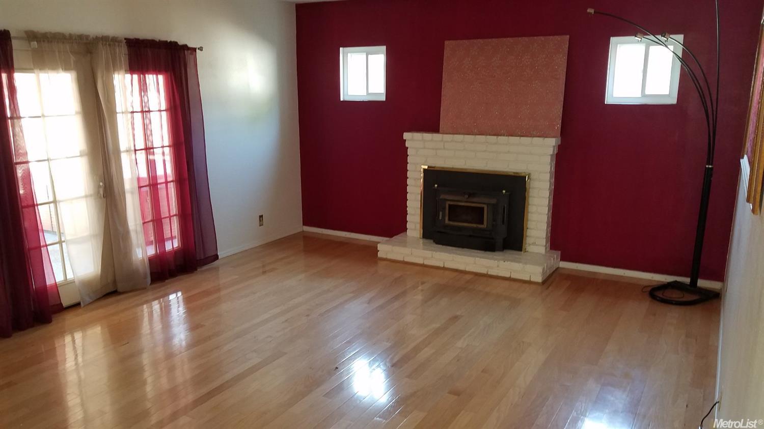 609 Curry Ave, Modesto, CA 95354 photo 2