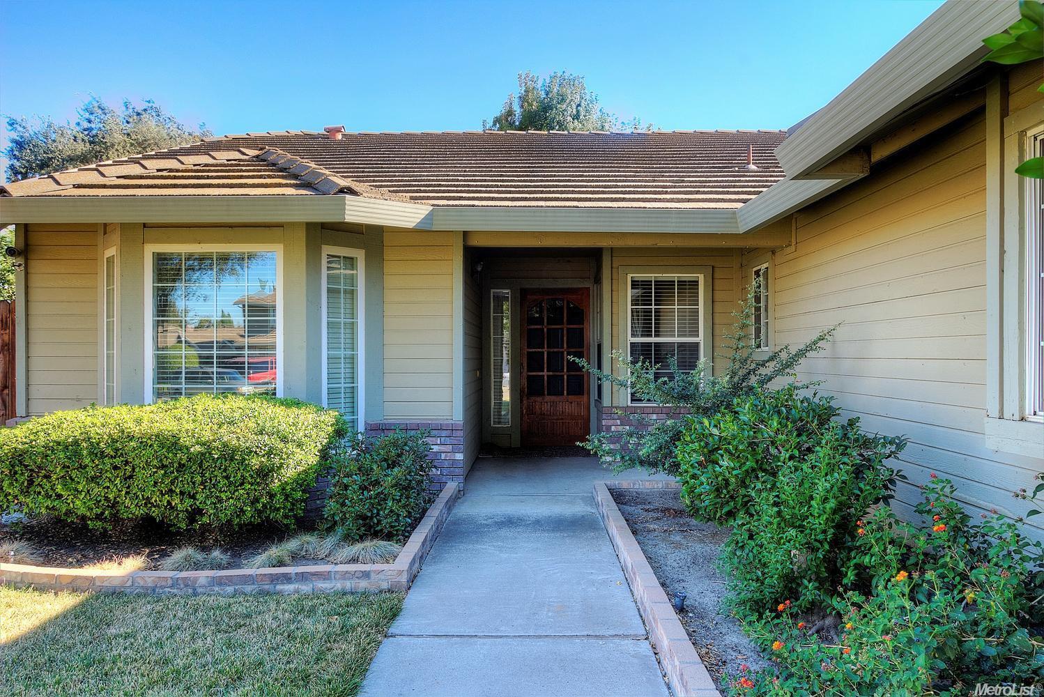 1660 Reyes Ln, Tracy, CA 95376 photo 2