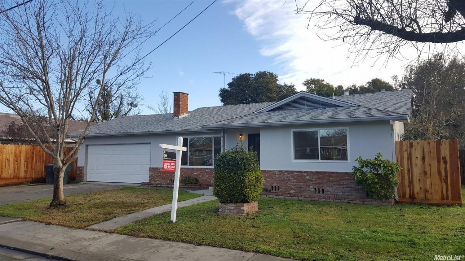 2316 Newport Dr, Modesto, CA 95350 photo 1