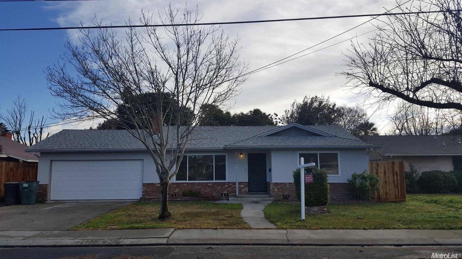 2316 Newport Dr, Modesto, CA 95350 photo 2