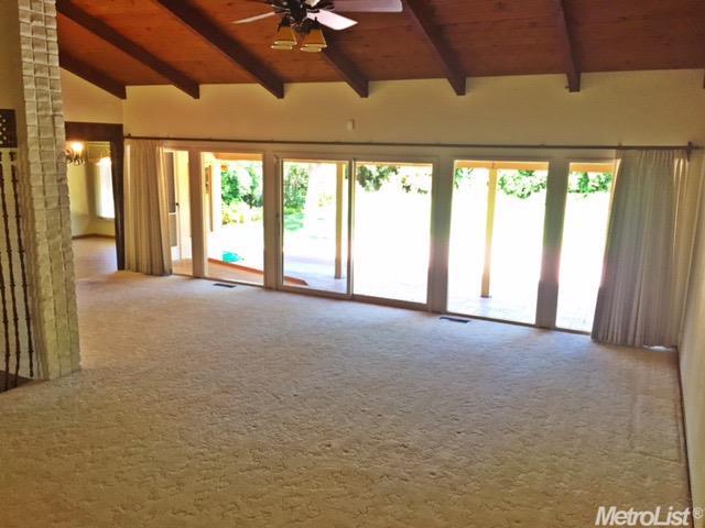 360 Laurel Ave, Gustine, CA 95322 photo 9