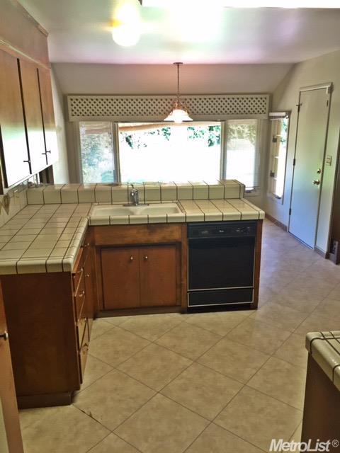 360 Laurel Ave, Gustine, CA 95322 photo 13