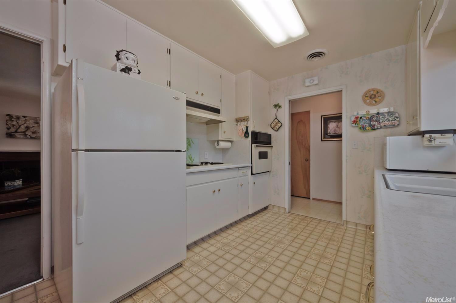 2236 Edgebrook Dr, Modesto, CA 95354 photo 9
