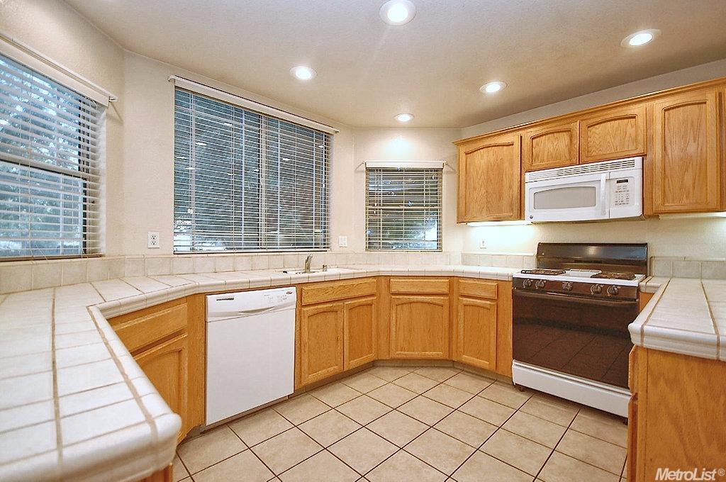 2351 Typhoon Dr, Turlock, CA 95380 photo 7