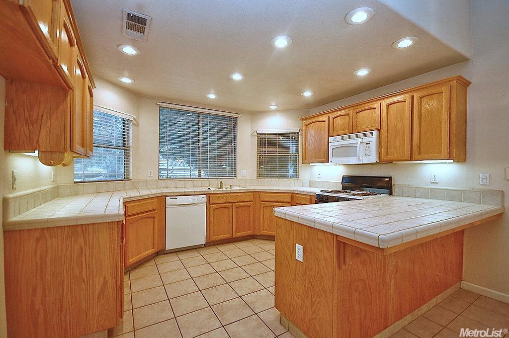 2351 Typhoon Dr, Turlock, CA 95380 photo 5