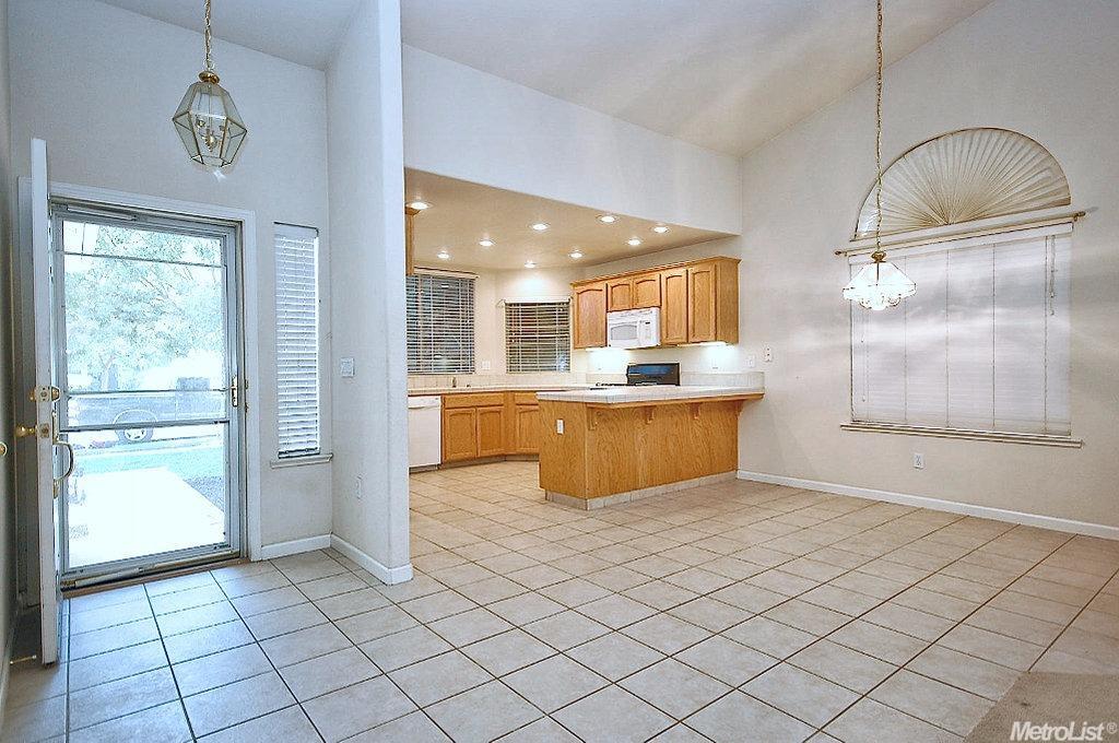 2351 Typhoon Dr, Turlock, CA 95380 photo 4