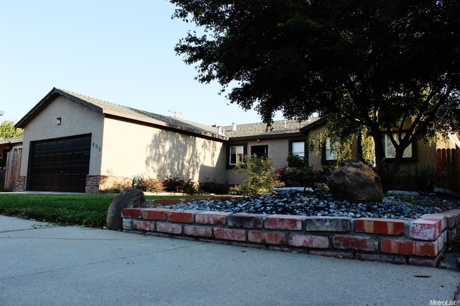 400 Ryan Ave, Modesto, CA 95350 photo 2
