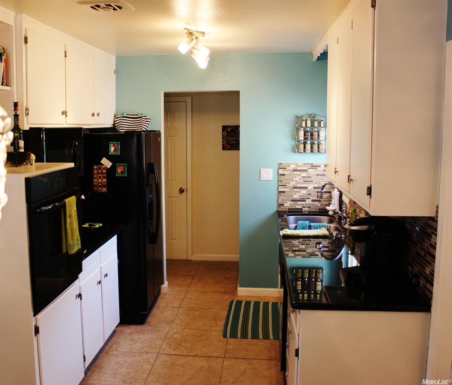 400 Ryan Ave, Modesto, CA 95350 photo 5