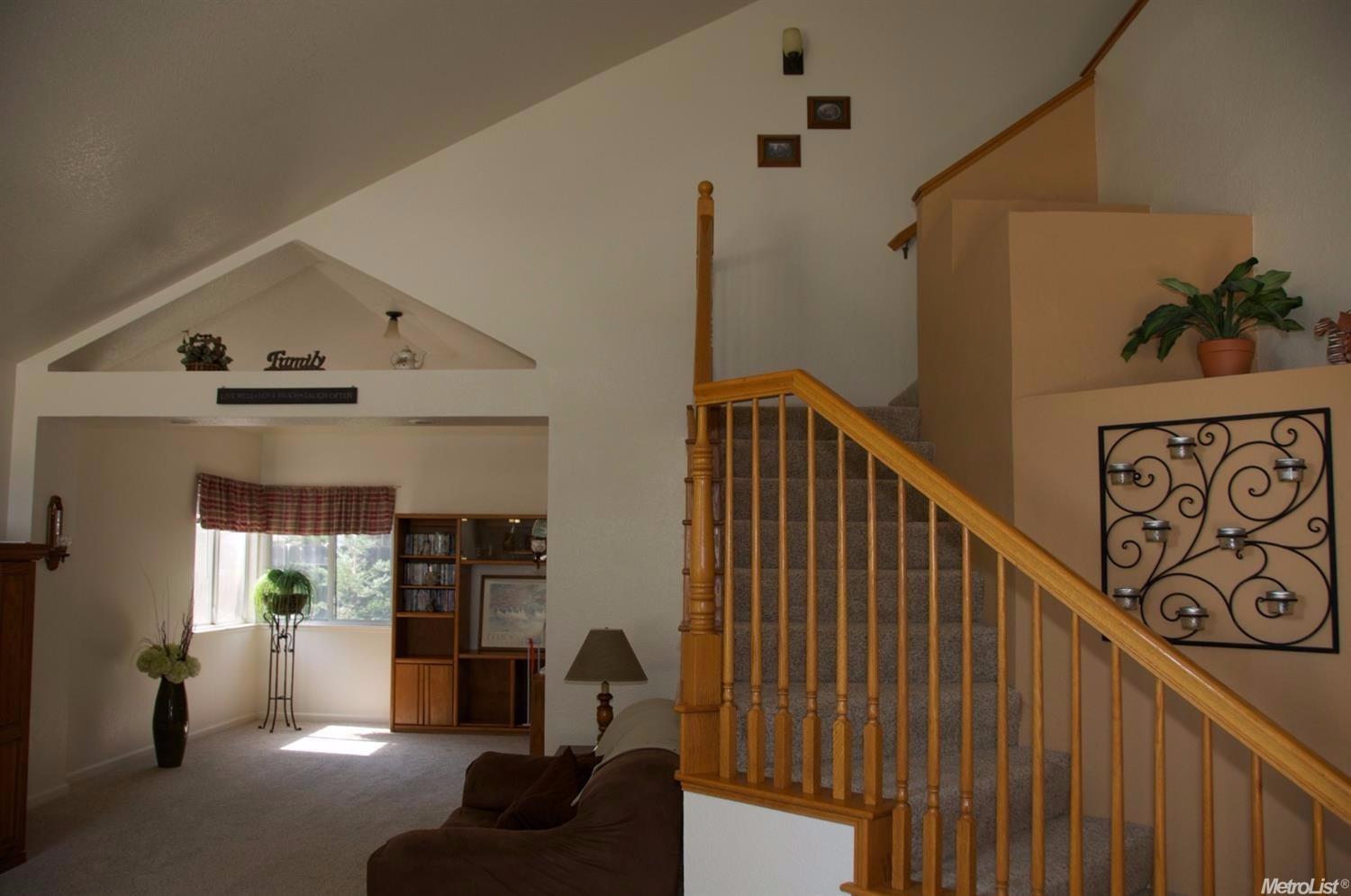 721 Parkston Ct, Modesto, CA 95357 photo 3