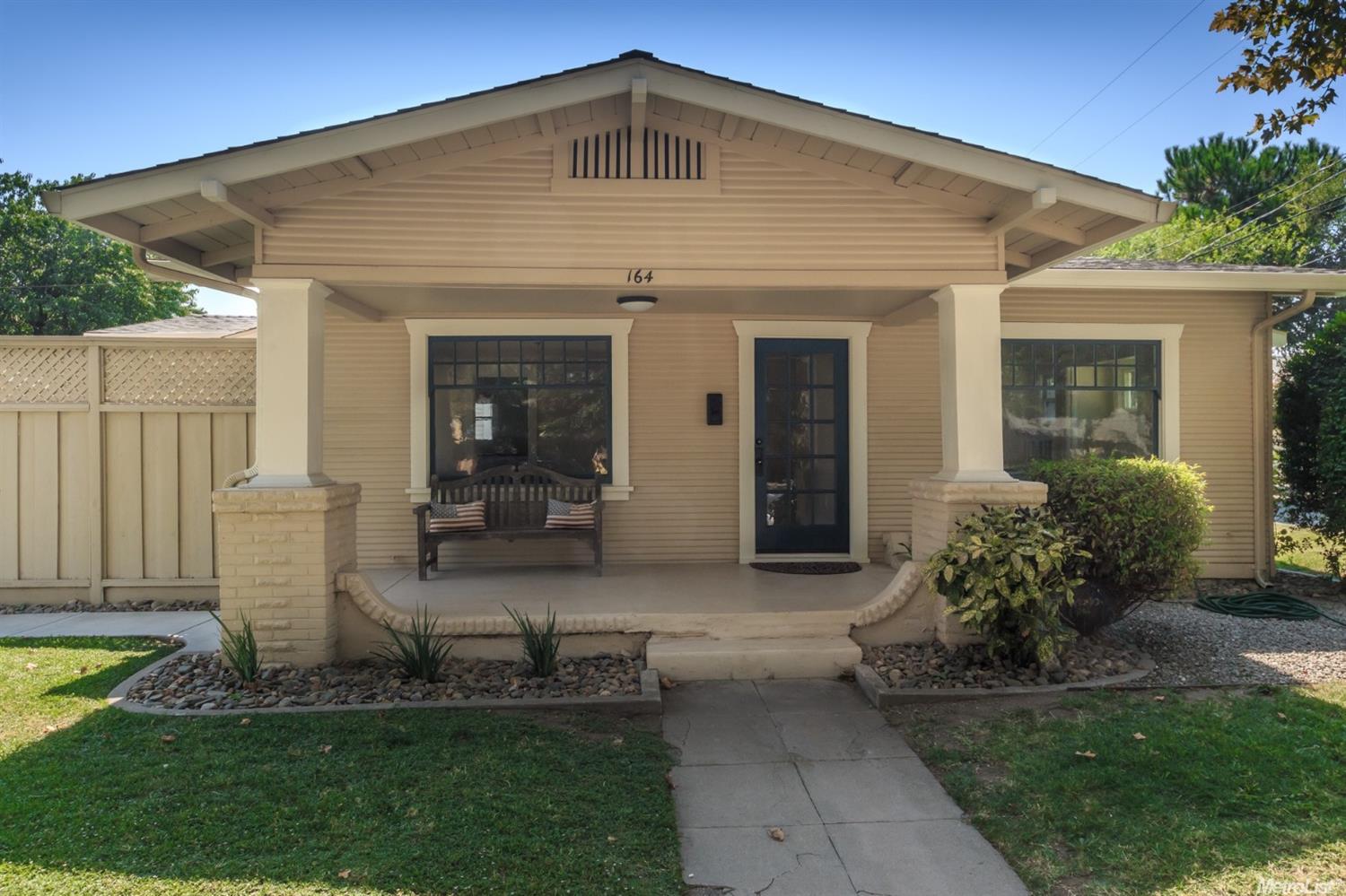 164 W Highland Ave, Tracy, CA 95376 photo 1