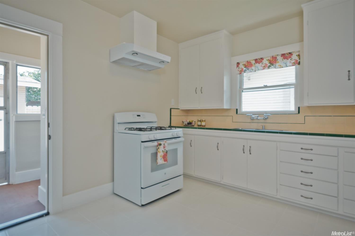 164 W Highland Ave, Tracy, CA 95376 photo 6