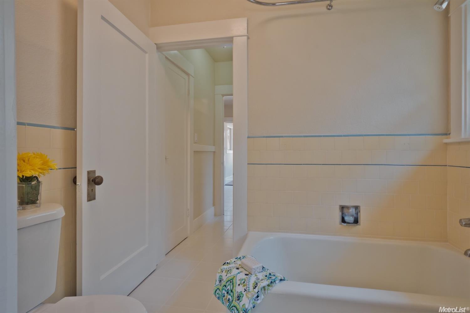 164 W Highland Ave, Tracy, CA 95376 photo 9