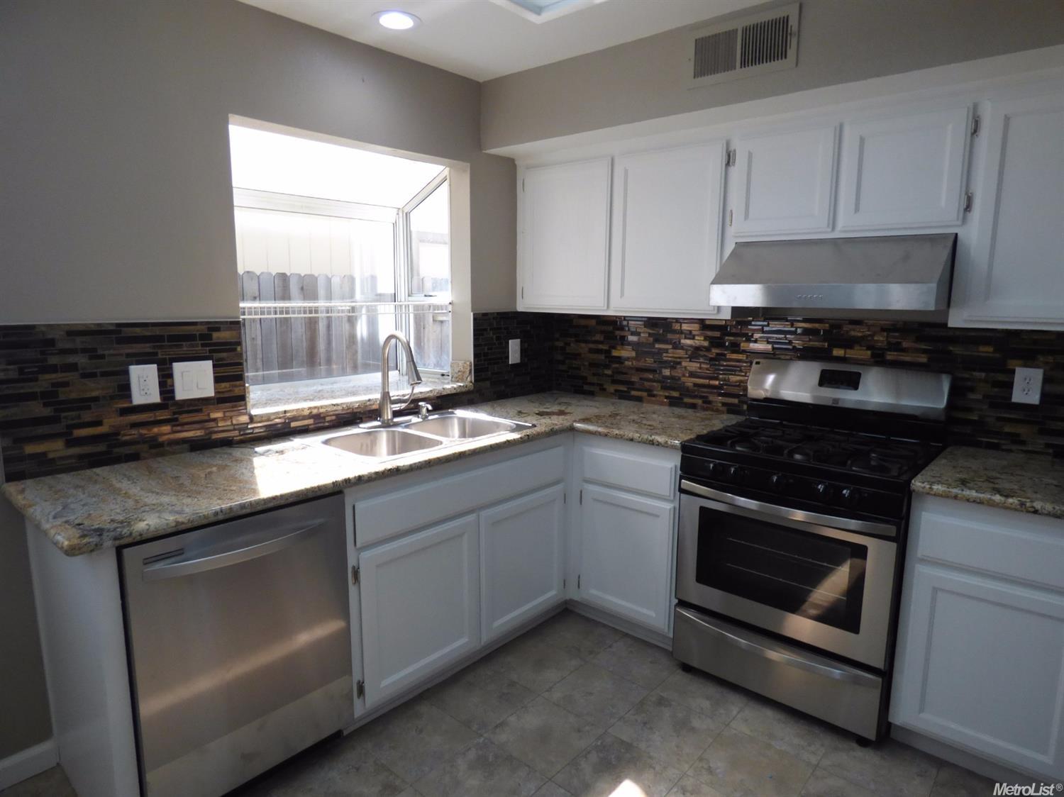 3933 Diane Dr, Antelope, CA 95843 photo 3
