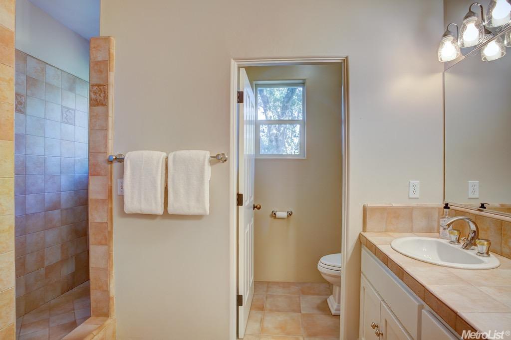 175 Colonial Dr, Auburn, CA 95603 photo 10