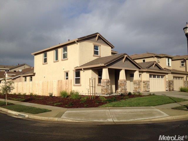 303 Bella Flora Ln, Patterson, CA 95363 photo 4