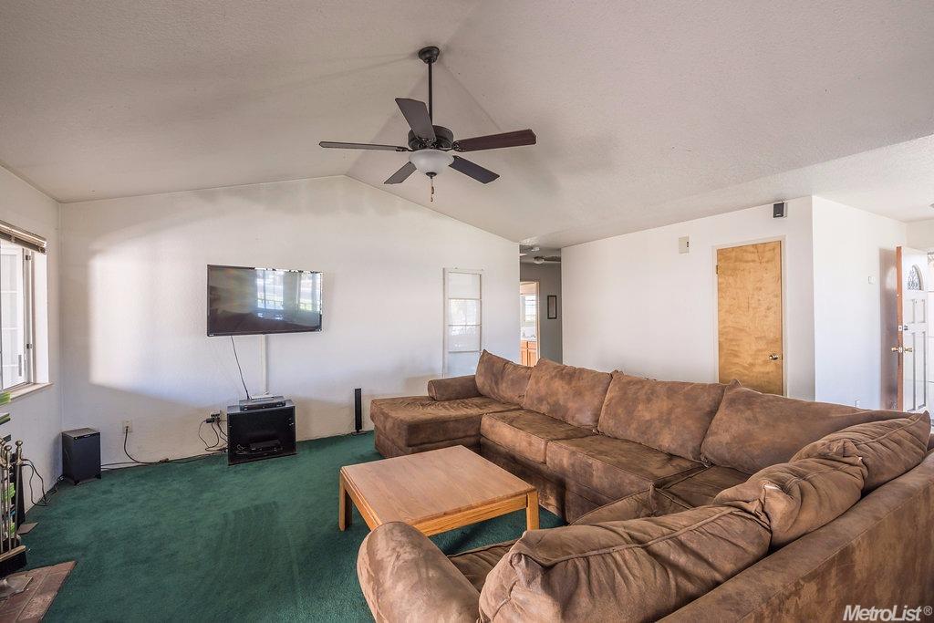 8014 Robert St, Hilmar, CA 95324 photo 4