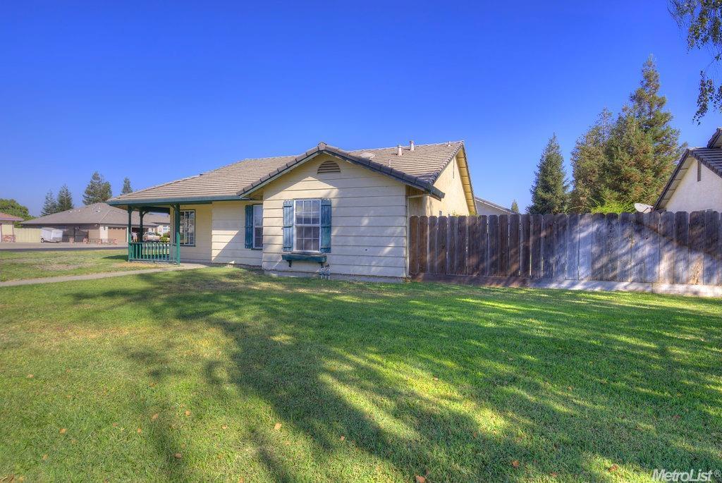 8014 Robert St, Hilmar, CA 95324 photo 3