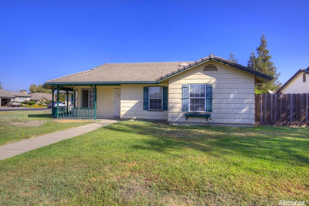 8014 Robert St, Hilmar, CA 95324 photo 2