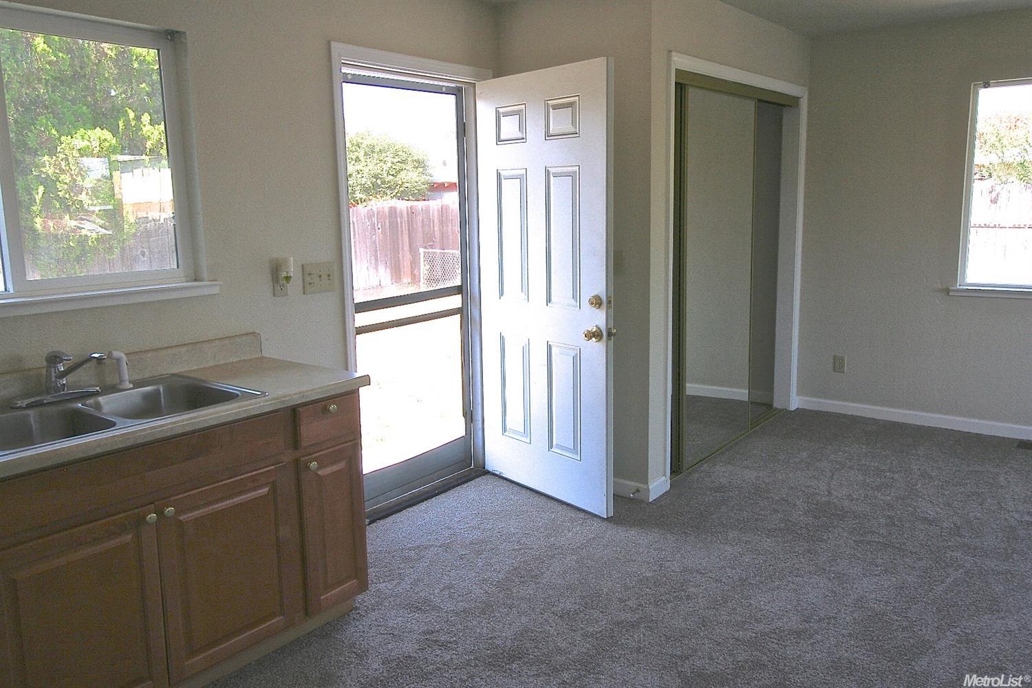 735 E Longview Ave, Stockton, CA 95207 photo 13