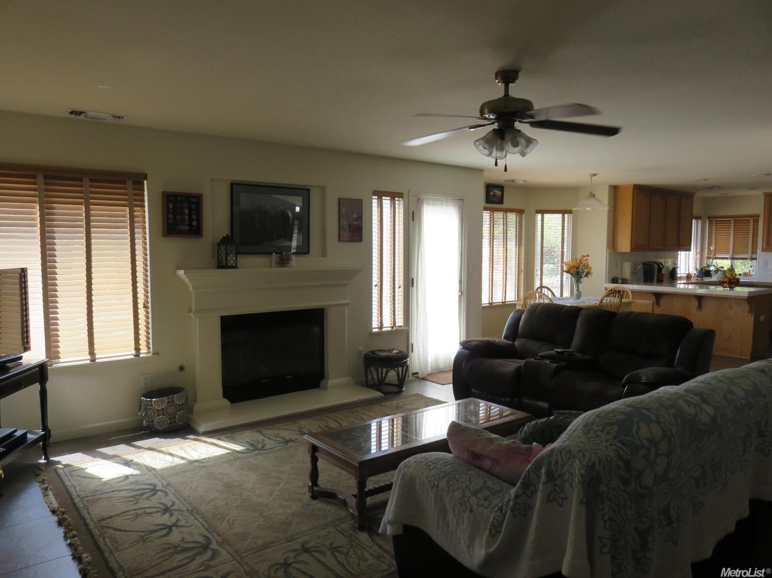 718 Wynyard Cir, Manteca, CA 95337 photo 10