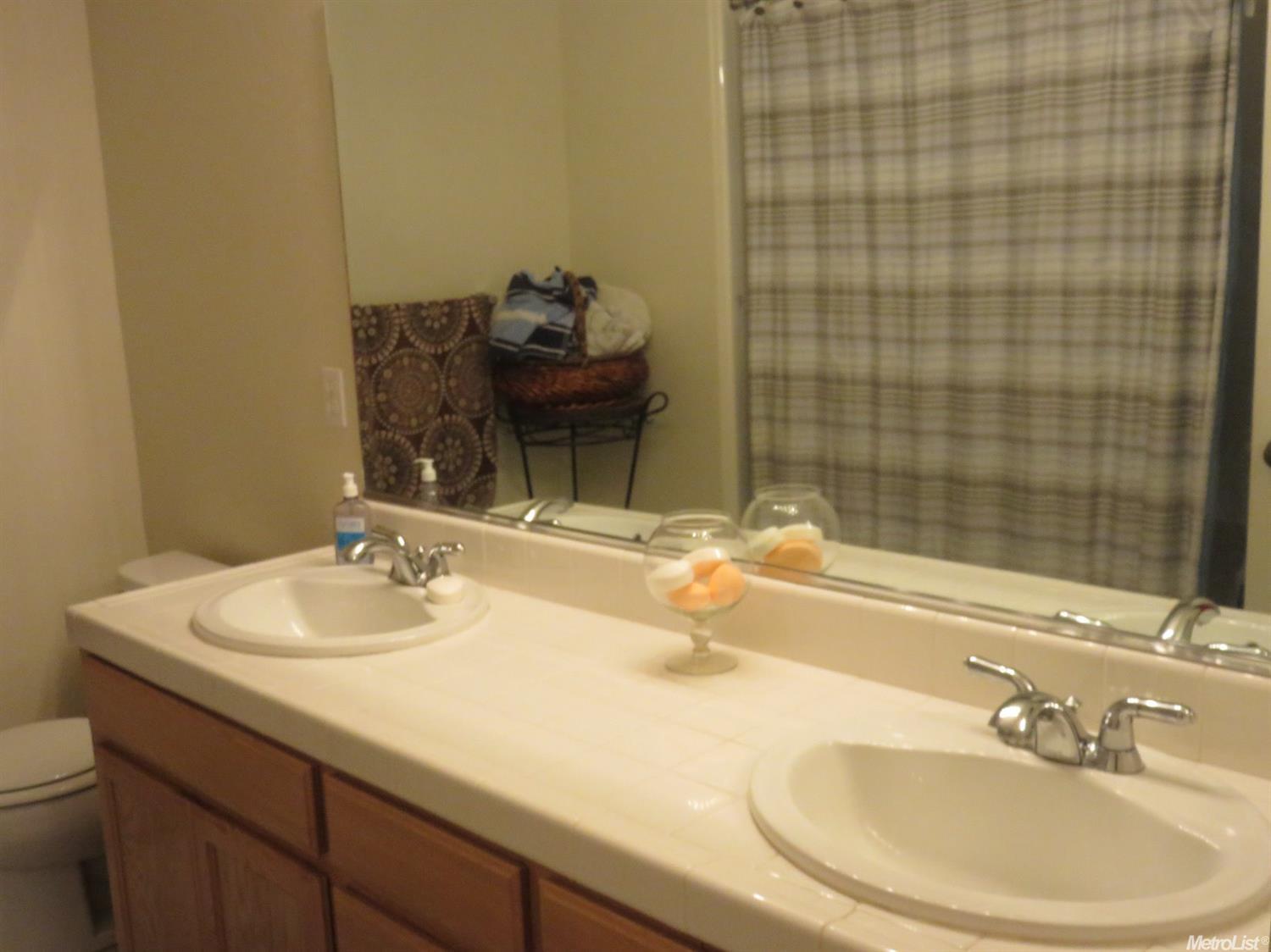 718 Wynyard Cir, Manteca, CA 95337 photo 21