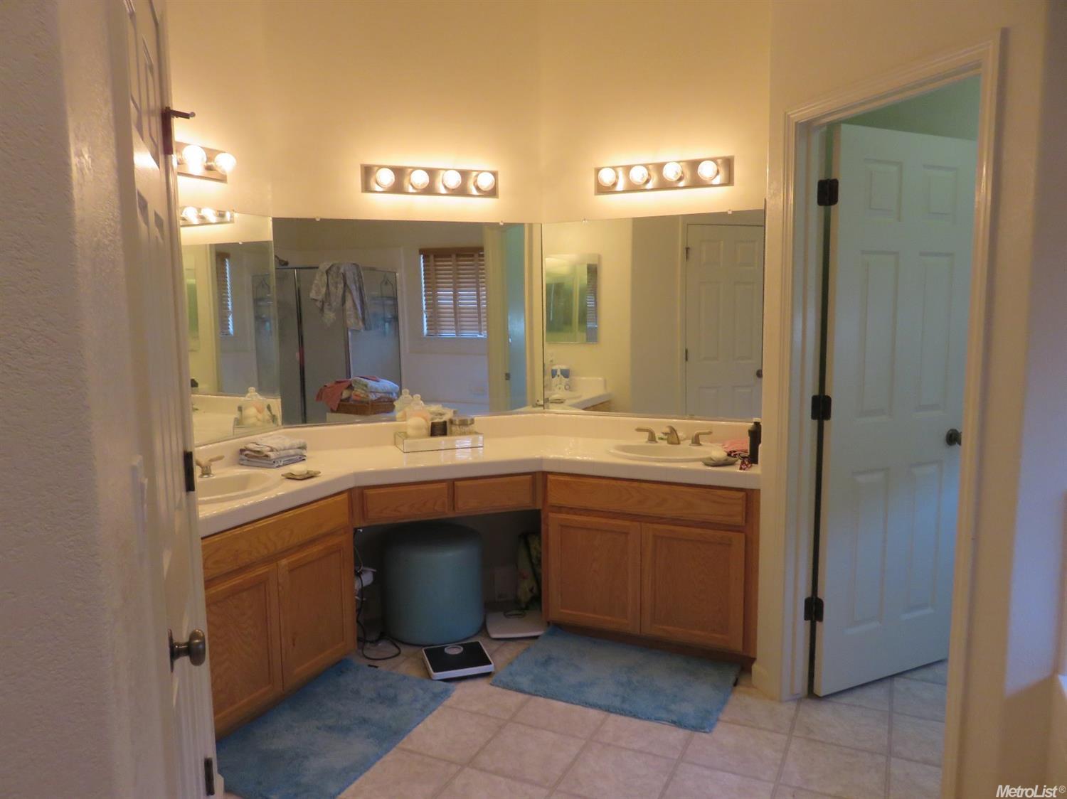718 Wynyard Cir, Manteca, CA 95337 photo 19