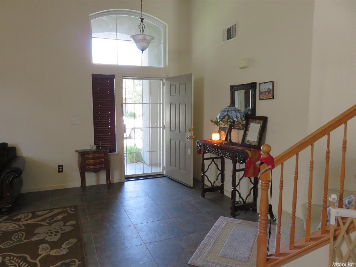 718 Wynyard Cir, Manteca, CA 95337 photo 5