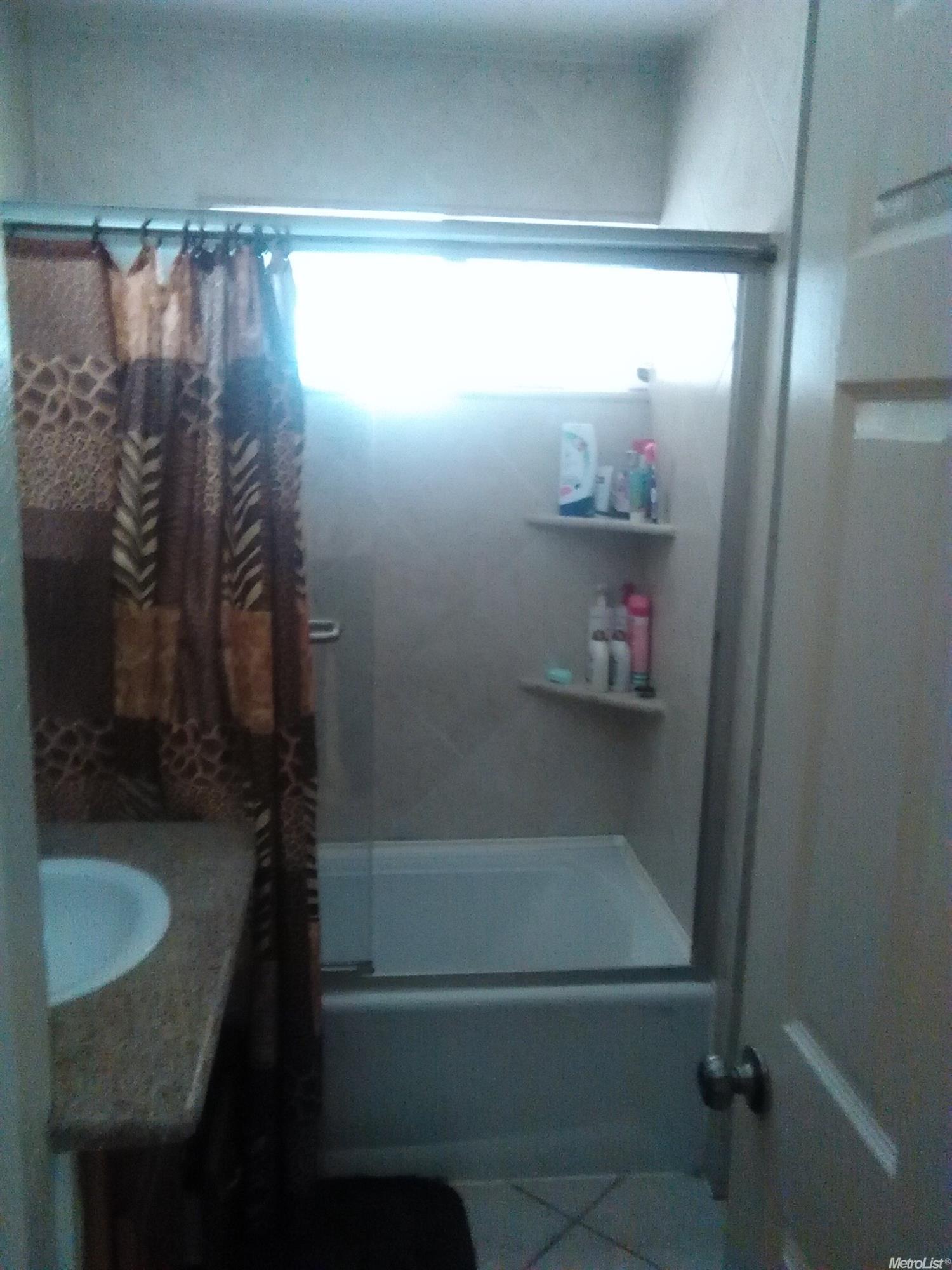 621 Hudson Ln, Modesto, CA 95351 photo 6