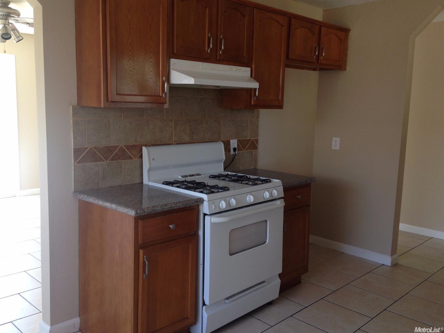4804 Estates, Modesto, CA 95357 photo 2