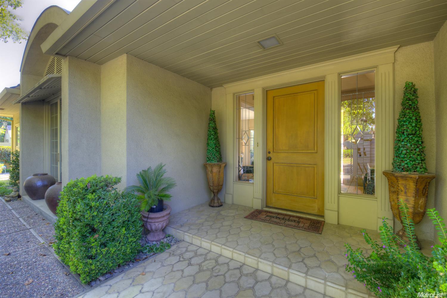 945 Brady Ave, Modesto, CA 95350 photo 2