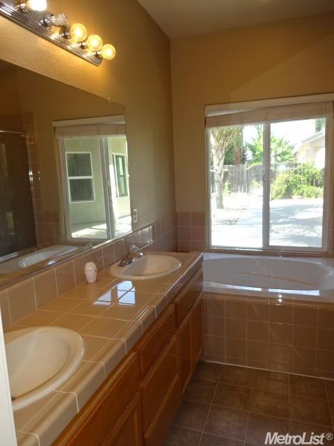 1396 Cormorant Dr, Merced, CA 95340 photo 14
