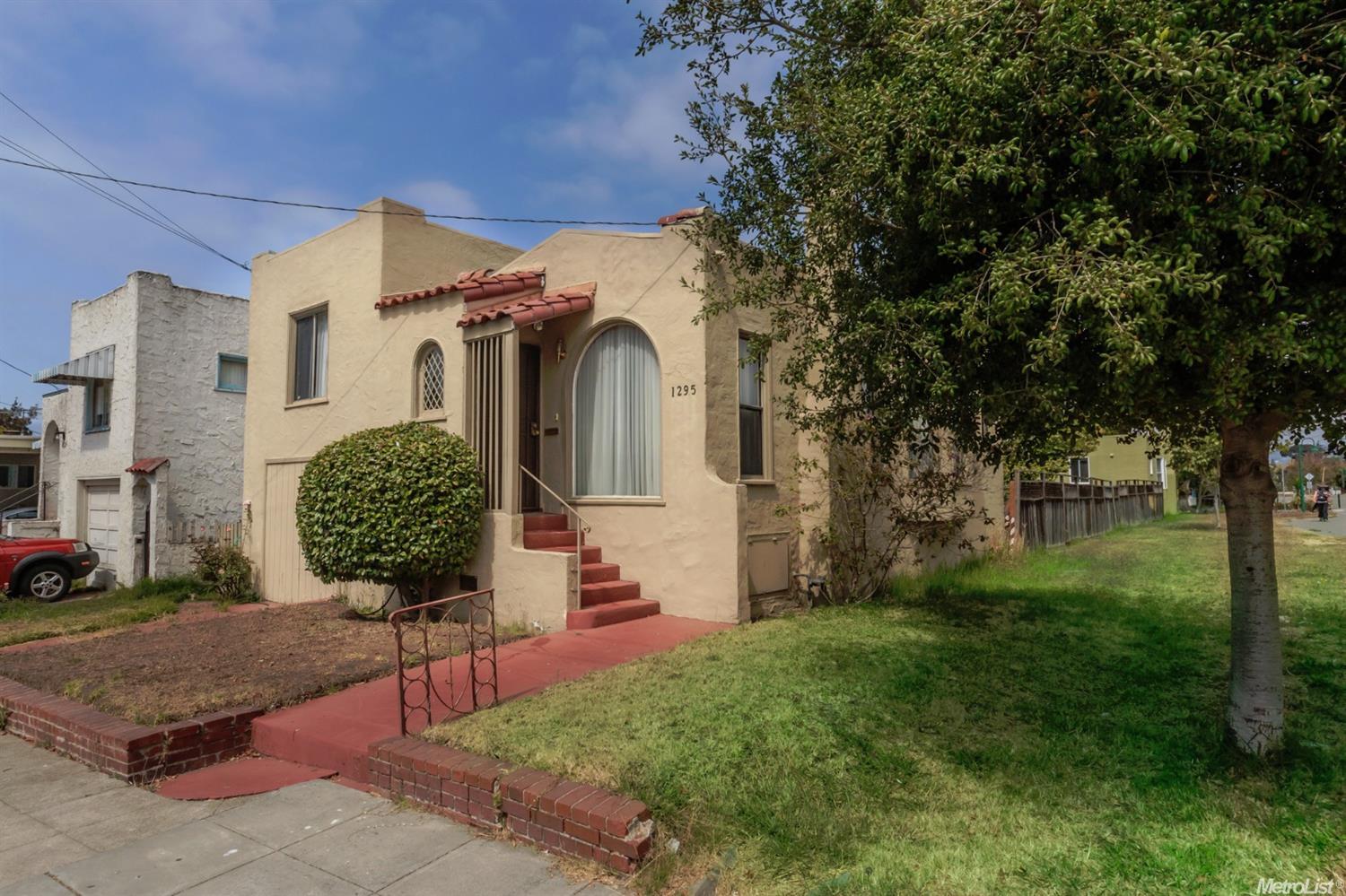 1295 Berkeley Way, Berkeley, CA 94702 photo 1