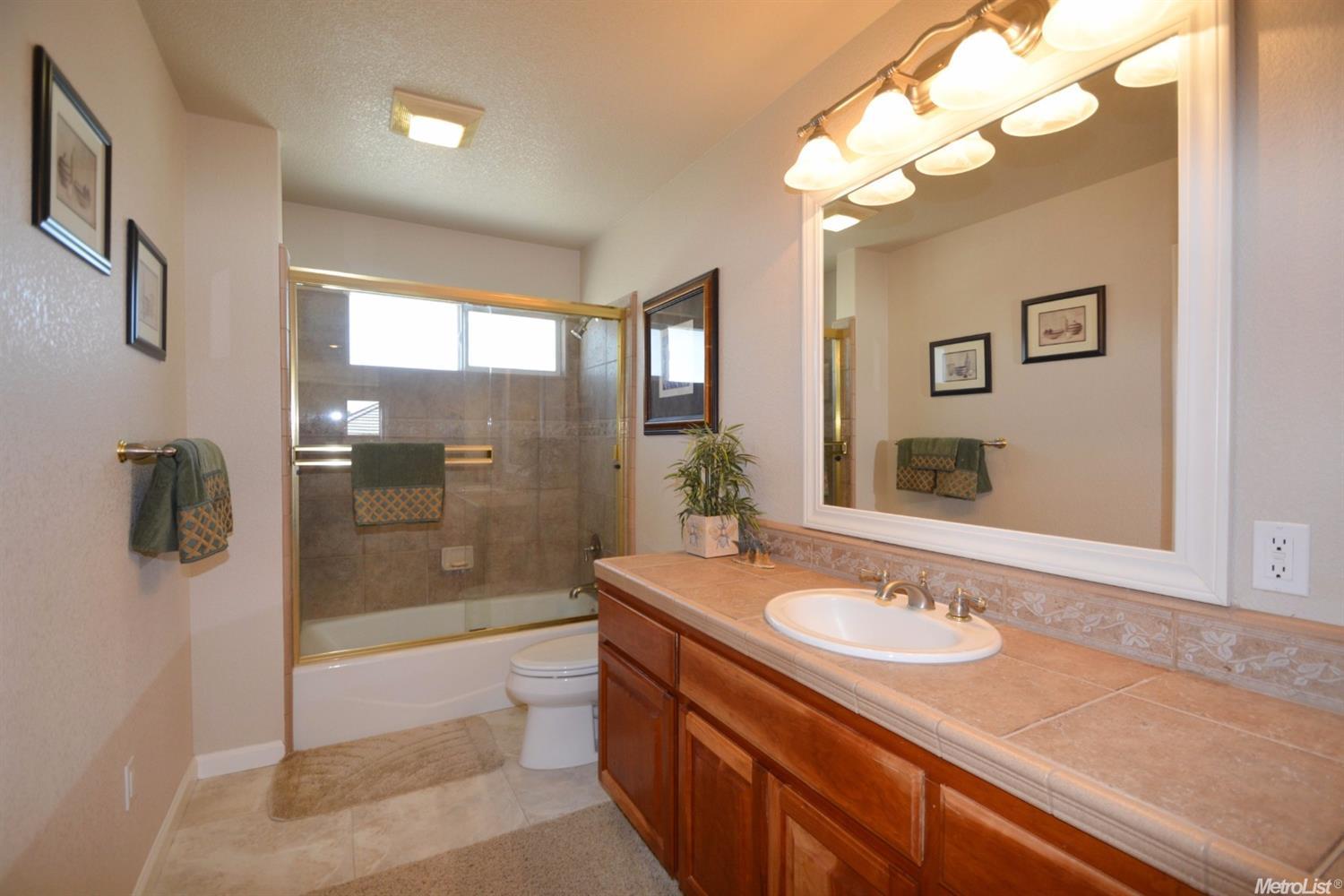 1222 Buzzini Ct, Ripon, CA 95366 photo 14