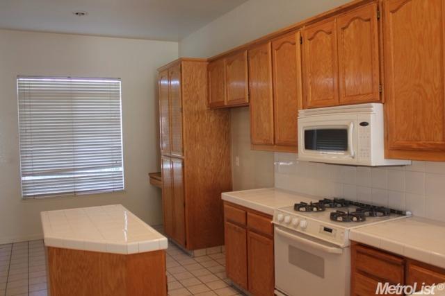 1850 Exeter Dr, Manteca, CA 95336 photo 2