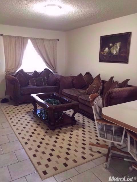 2337 Nancy Ln, Modesto, CA 95350 photo 2