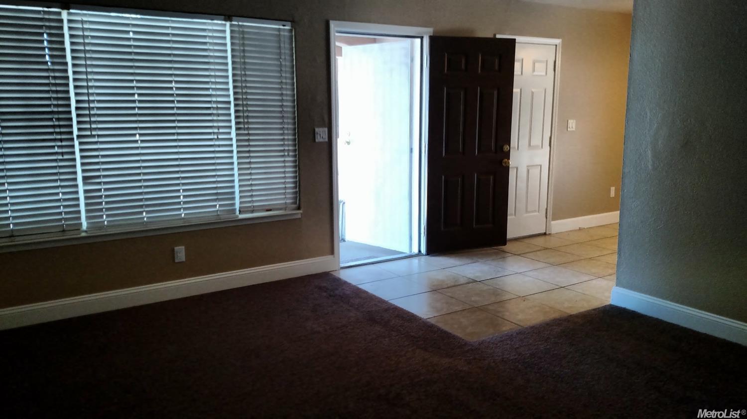 1212 Comstock Ct, Modesto, CA 95351 photo 3