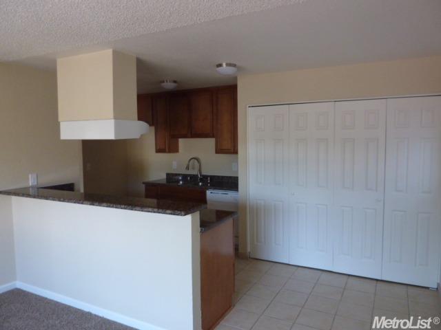 595 Diane Ct, Lathrop, CA 95330 photo 8