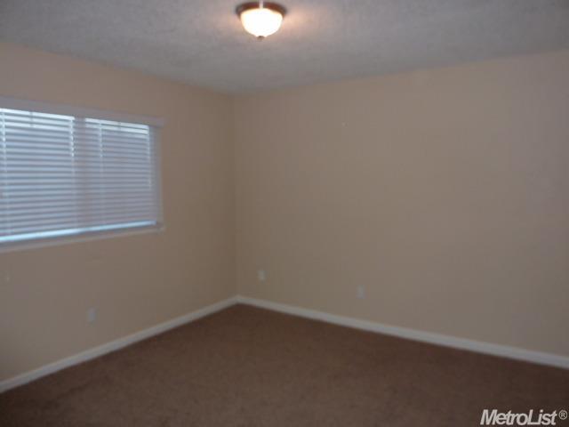 595 Diane Ct, Lathrop, CA 95330 photo 15