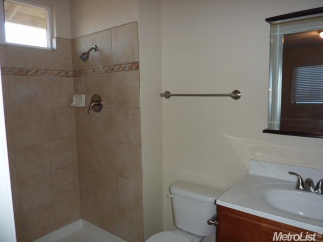 595 Diane Ct, Lathrop, CA 95330 photo 14