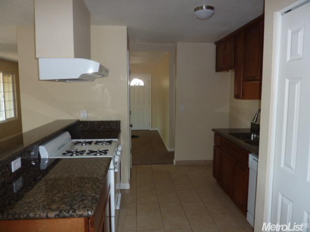 595 Diane Ct, Lathrop, CA 95330 photo 11